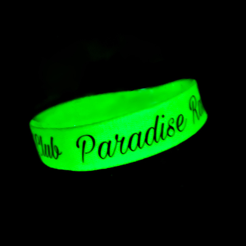 Factory wholesale short lanyard Custom logo fabric glow in dark wristband