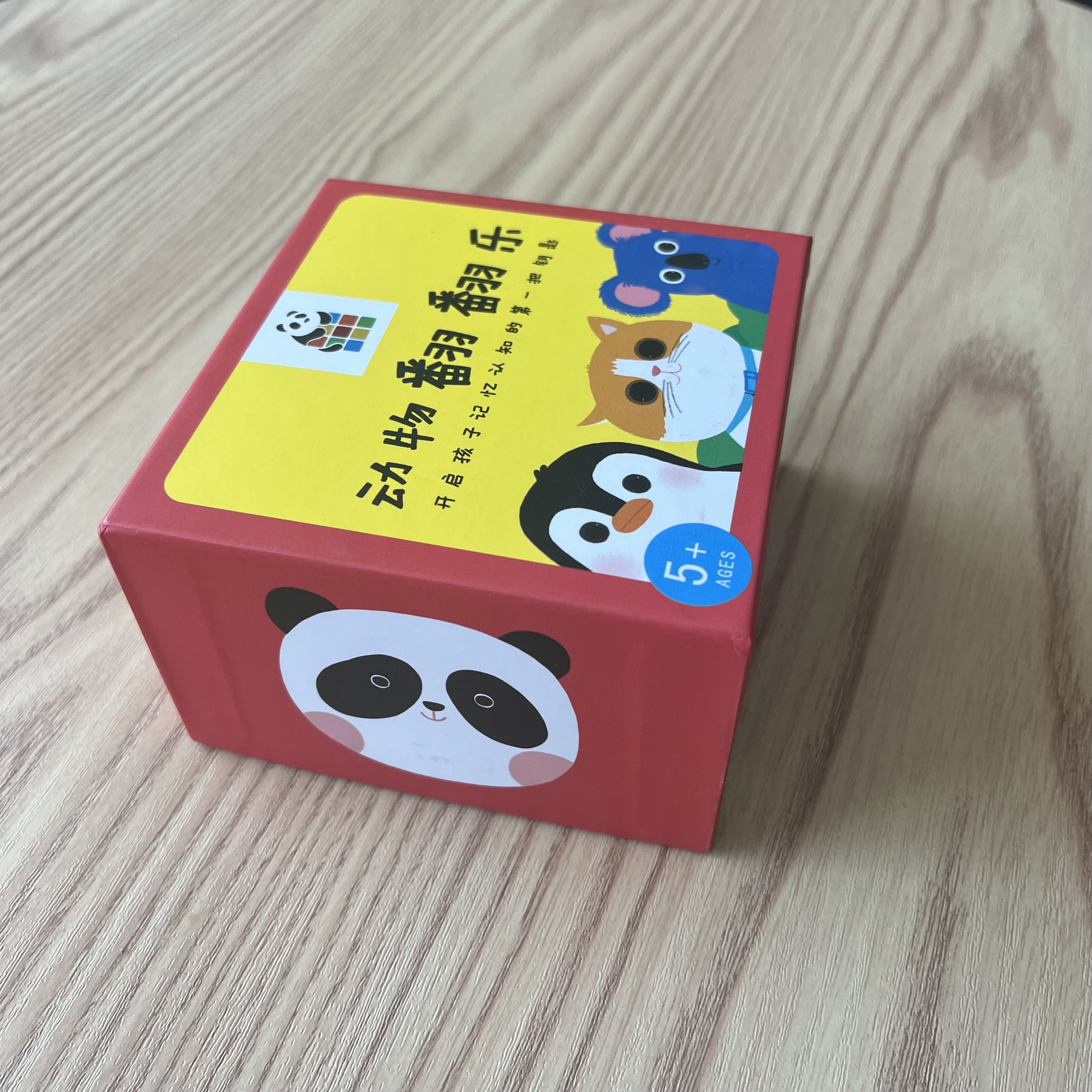 Custom Printed Kids Playing Card Animal Game Round Cards with Plastic Tray Holder