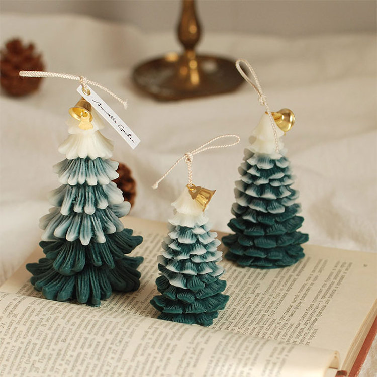 wholesale custom Christmas Decoration Christmas tree shape soy wax scented candle fragrance aromatherapy candles