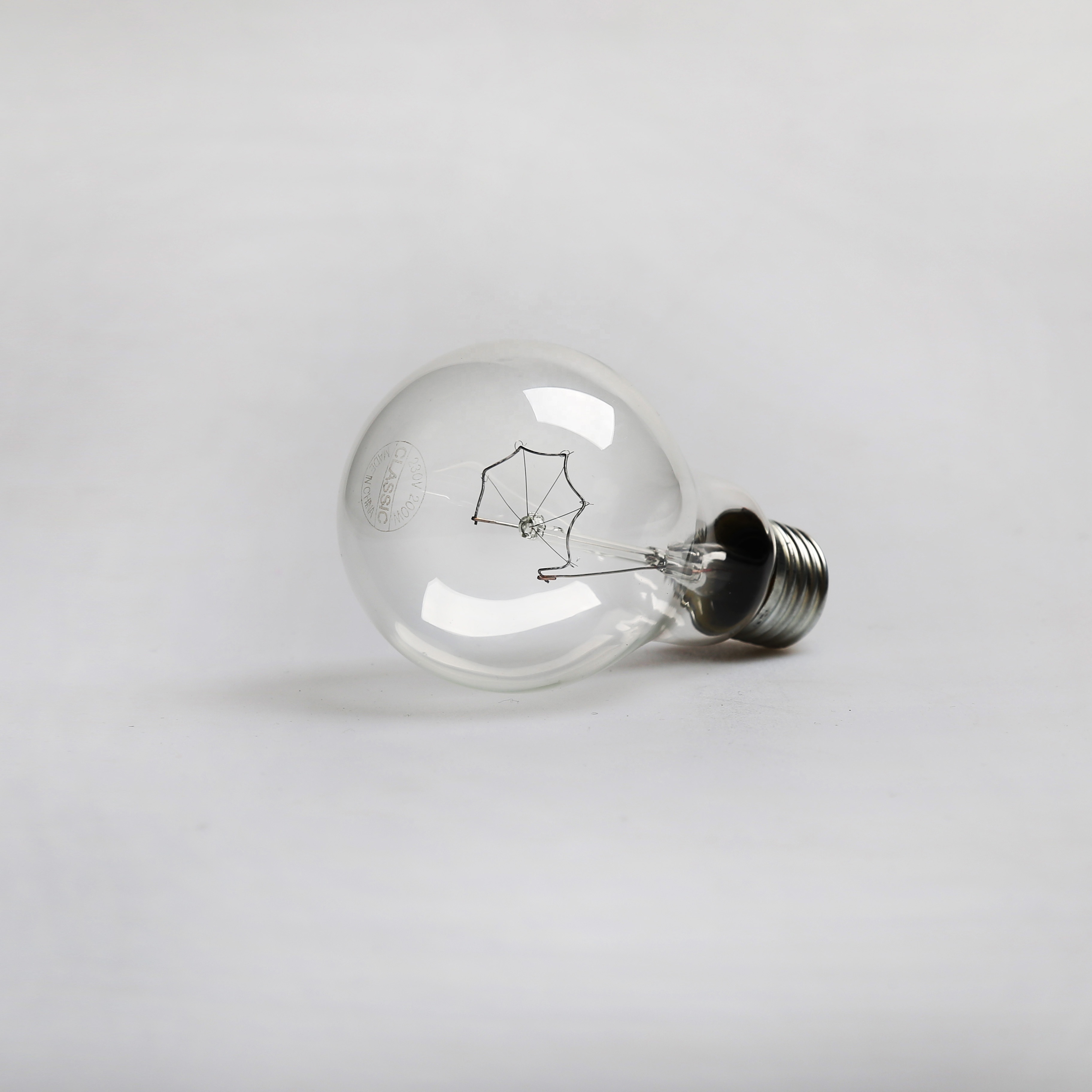 A55 E27 75W light bulb warm white