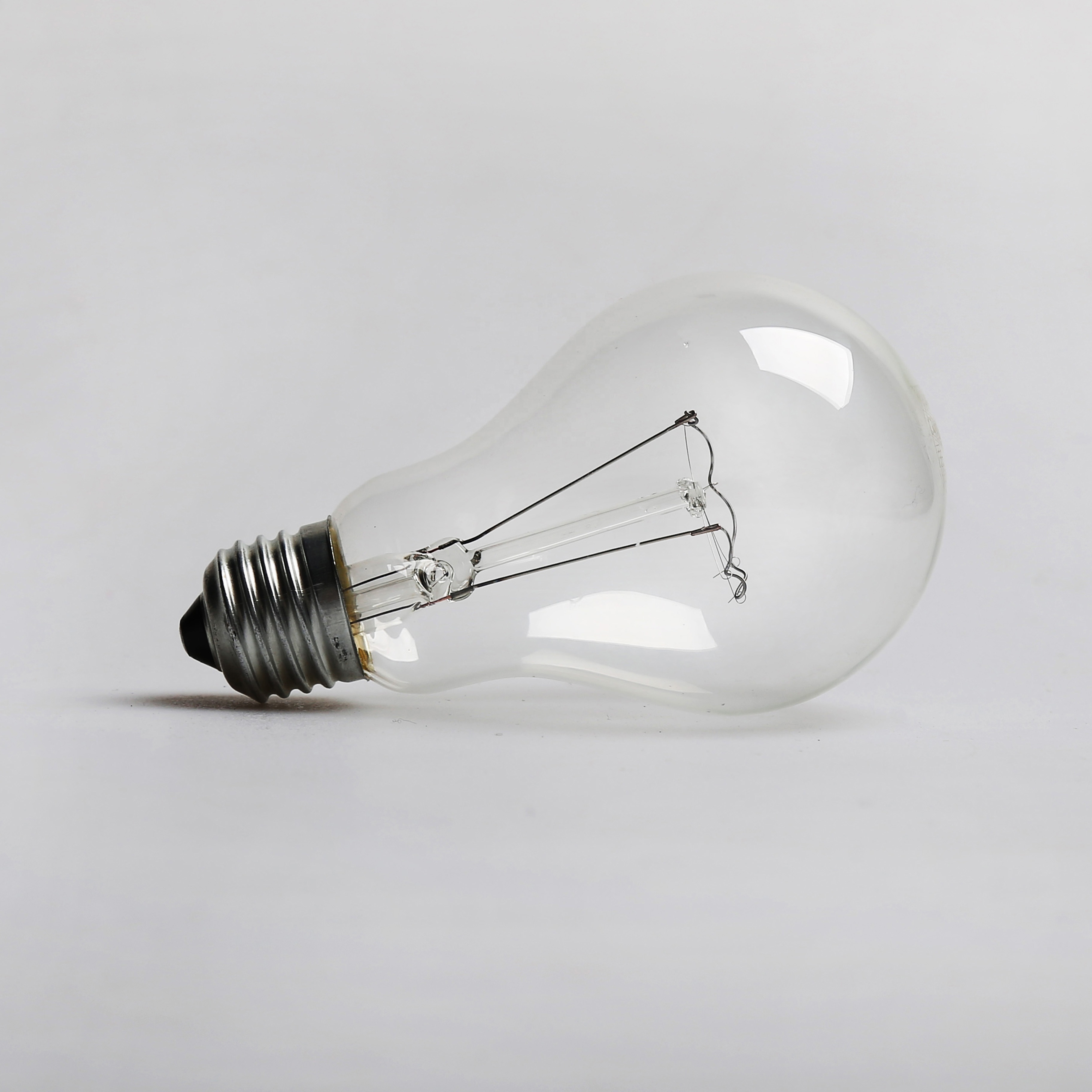 A55 E27 75W light bulb warm white