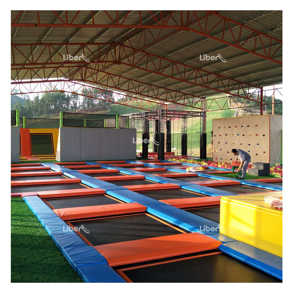 Resort Place Large Trampoline Kids Park Outdoor, Wholesale Outdoor Adult Trampoline Park with Tent