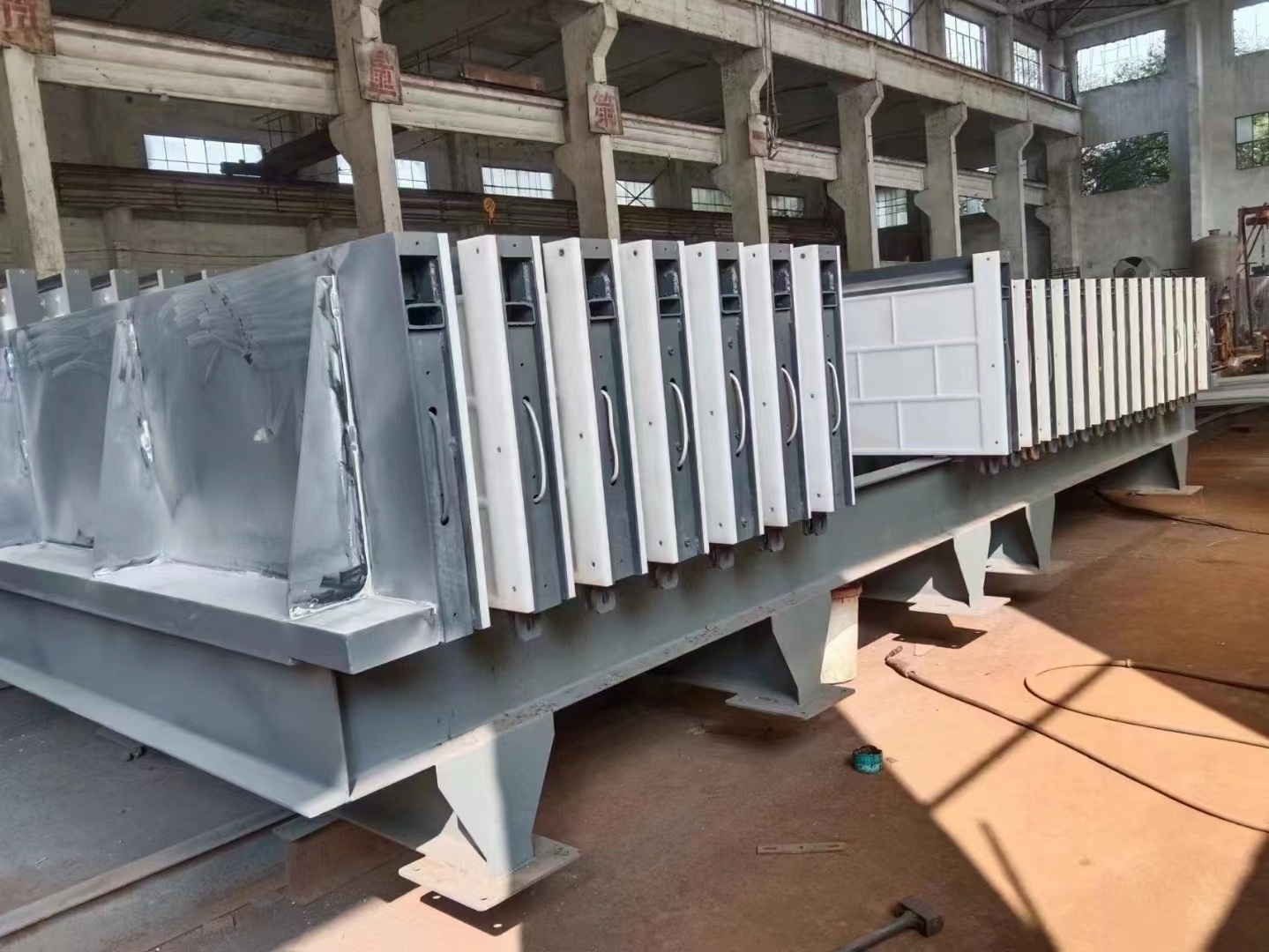 Precast Concrete Wall Fence Panel and Concrete Fencing Post Production Line Making Machine