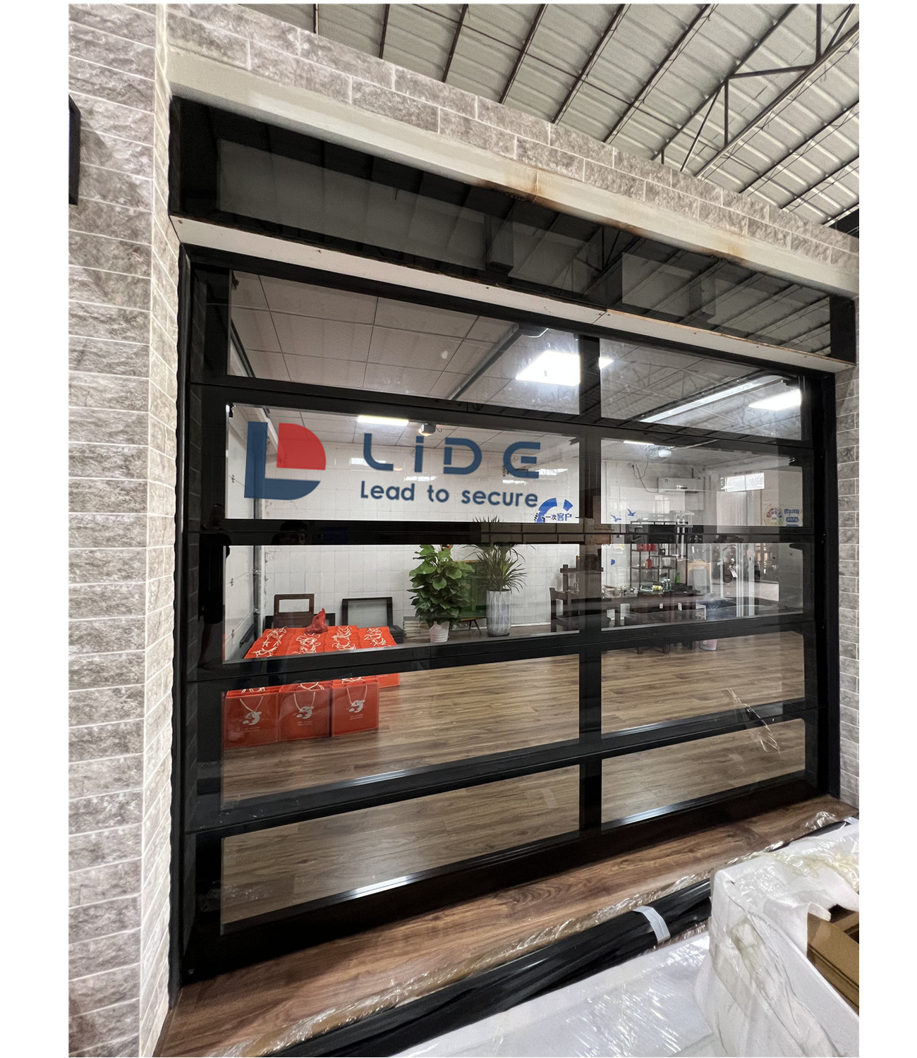 Customized size full view transparent plexiglass tempered glass garage door modern house garage door