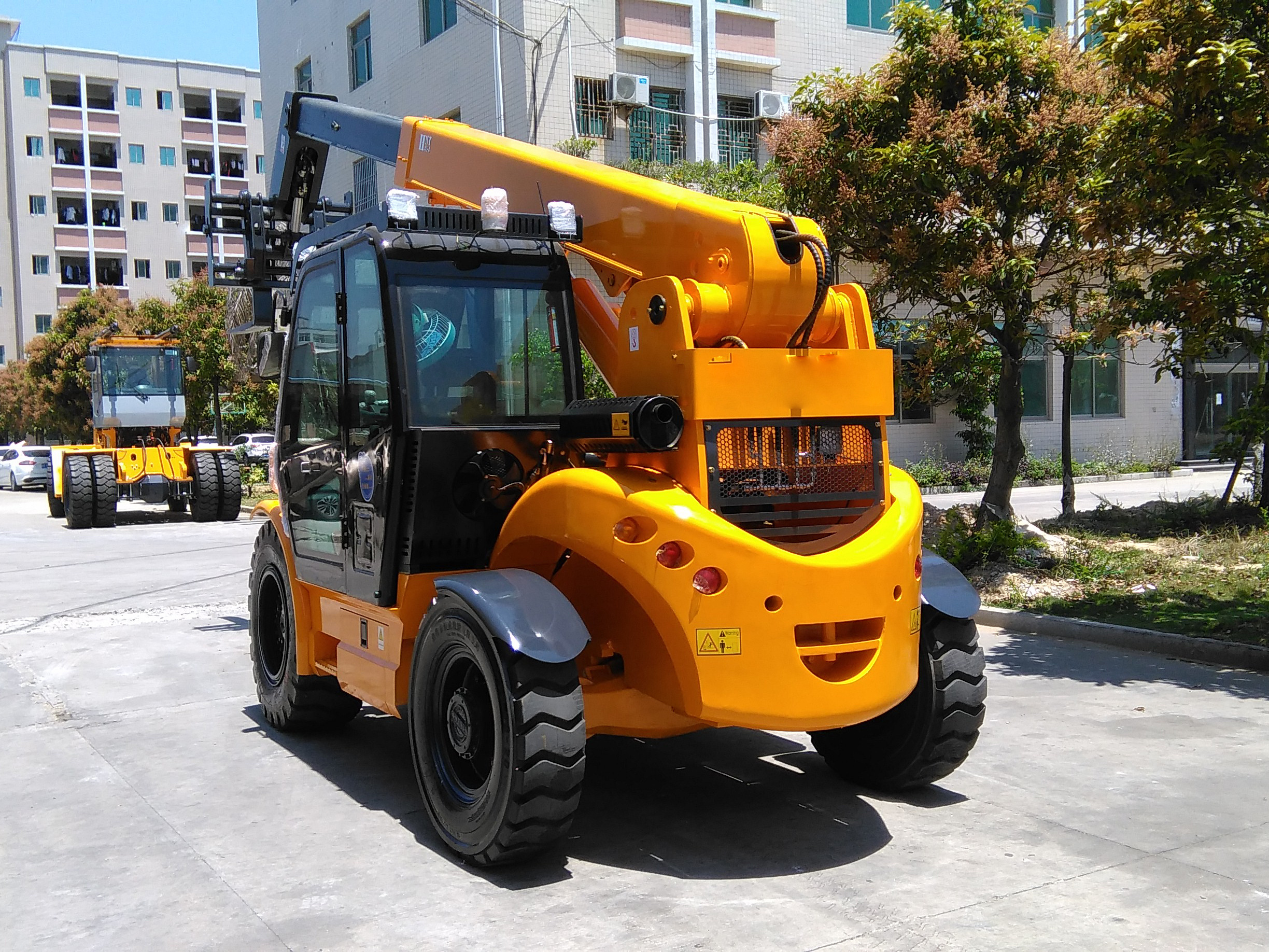 Empty Container Handler 2.5 Ton Capacity Telescopic Handler HNT25 with Best Quality in Algeria