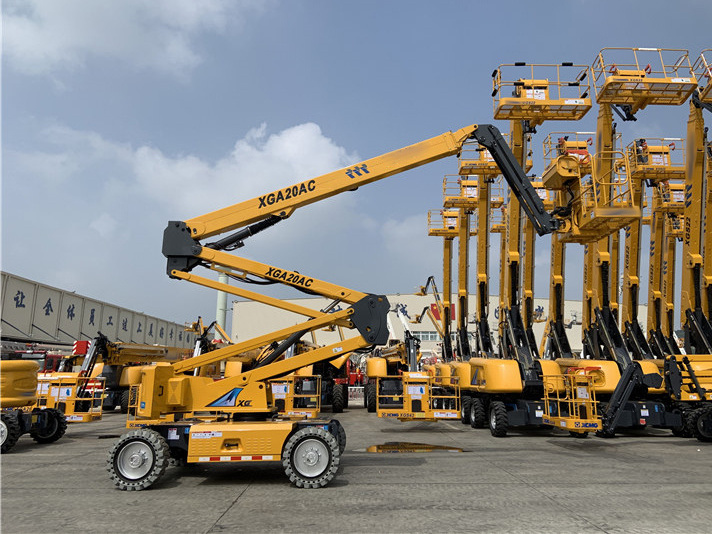 China 20 m XGA20AC Self Propelled Electric Articulated Boom Lift with High Lifting Power