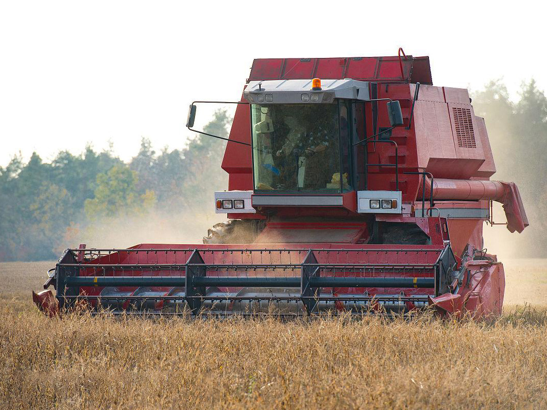 Portable 130KW GM100 Wheel Combine Rice Potato Harvester on Sale