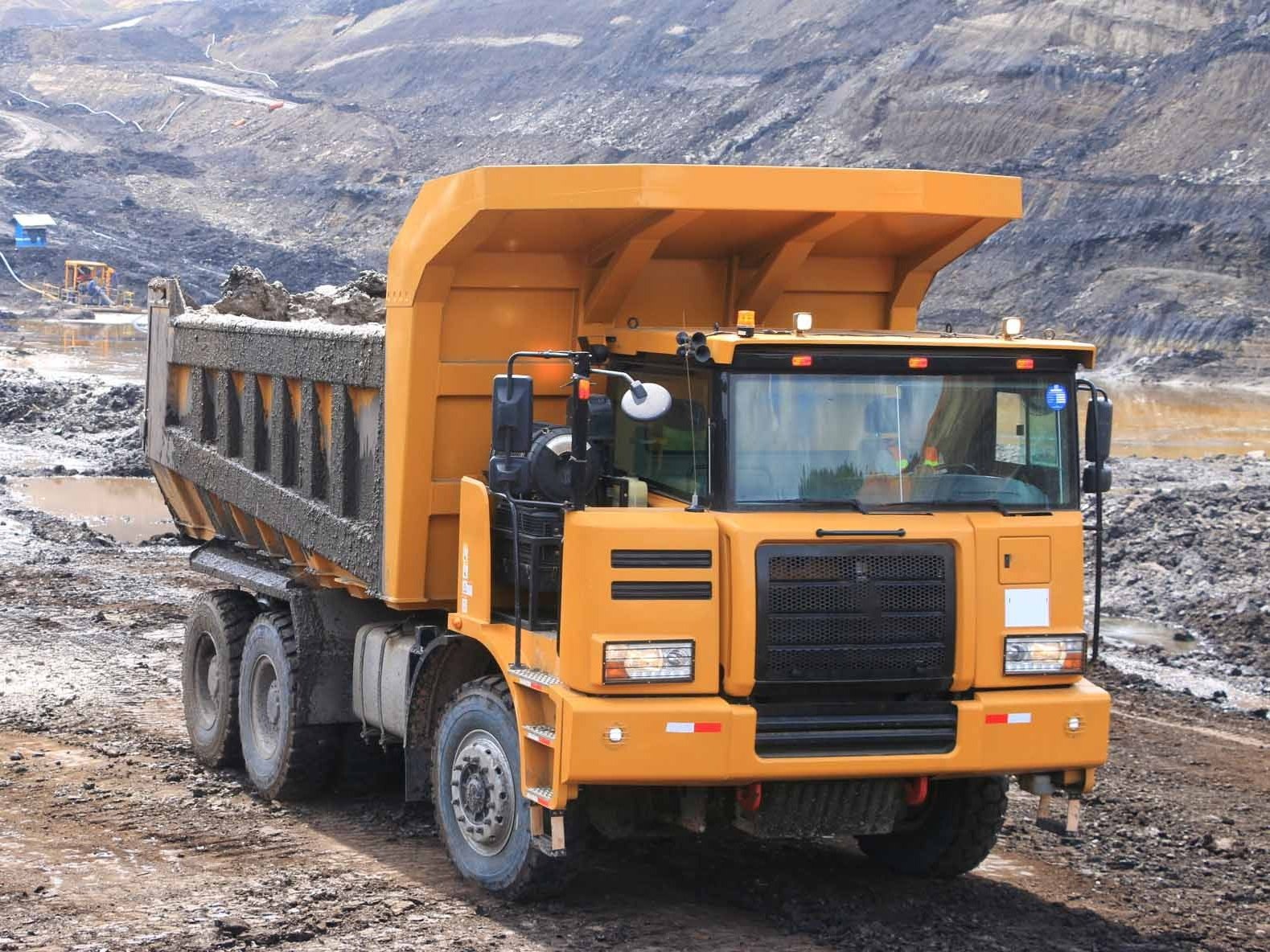 China Brand SKT90S 60 Ton Off-highway Manual Mining Dump Truck in Stock for Sale