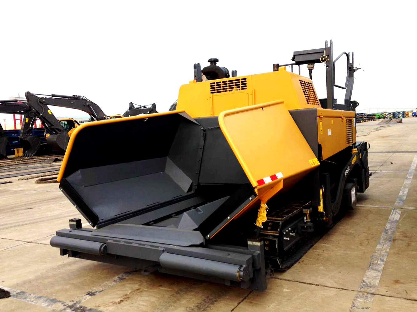 6m mini Asphalt Paver RP601 RP602 with Spare Parts Replaced and Discount for Sale/