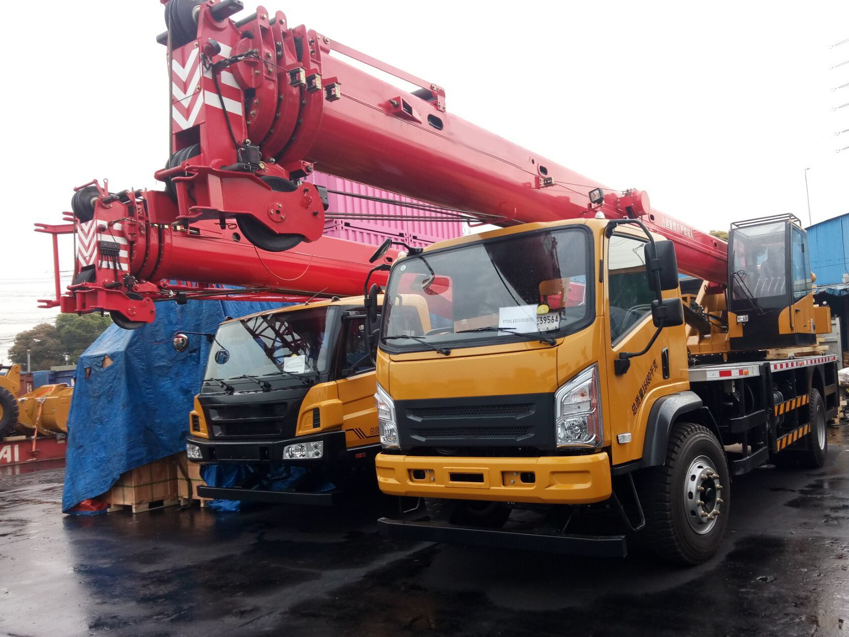 Chinese Top Brand STC120C 12 Ton Truck Crane With Telescopic Boom For Sale