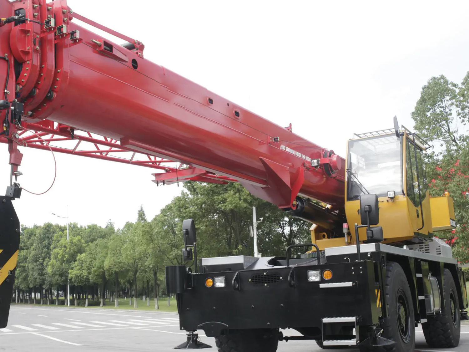 90ton Mobile Hydraulic SRC900T Rough Terrain Crane With Five-section Boom For Sale