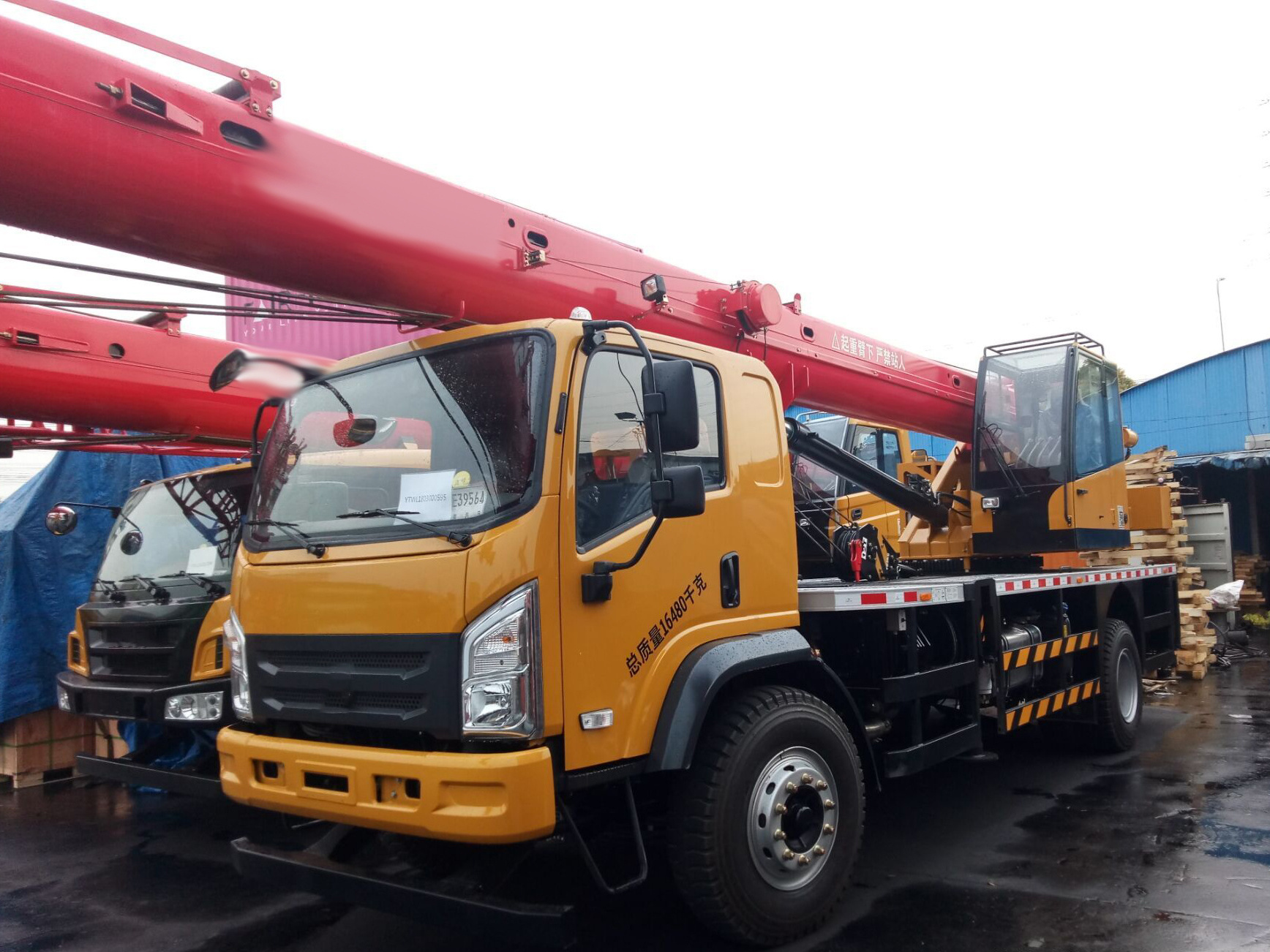 Chinese Top Brand STC120C 12 Ton Truck Crane With Telescopic Boom For Sale