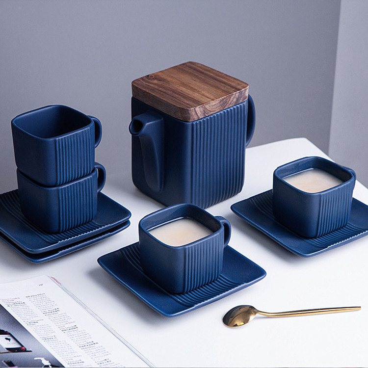 Life-Word Japanese style elegant matte porcelain teapot with wood lid custom blue white ceramic coffee tea cup set