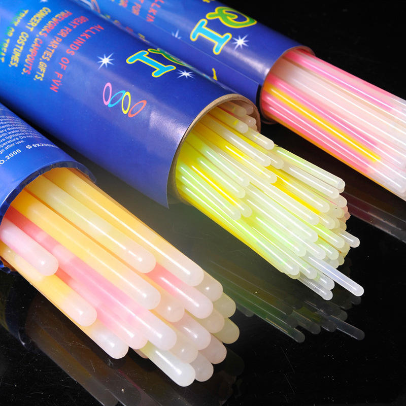 100pcs/Set Wholesale Glow in The Dark Concert Birthday Party Decorative Props Light Glow Bracelets Neon Sticks With Connectors