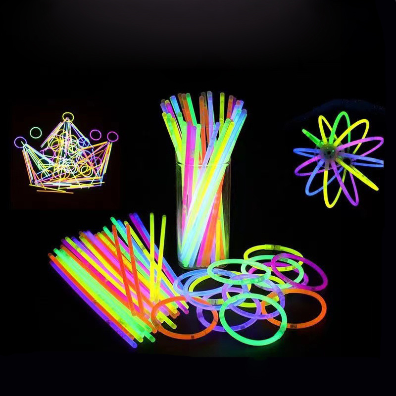 100pcs/Set Wholesale Glow in The Dark Concert Birthday Party Decorative Props Light Glow Bracelets Neon Sticks With Connectors