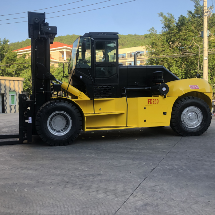 Heavy Duty Container Handling Equipment 30 35 Ton Diesel Forklift Truck Closed Cabin Heater Air Conditioning Side Shifter CE