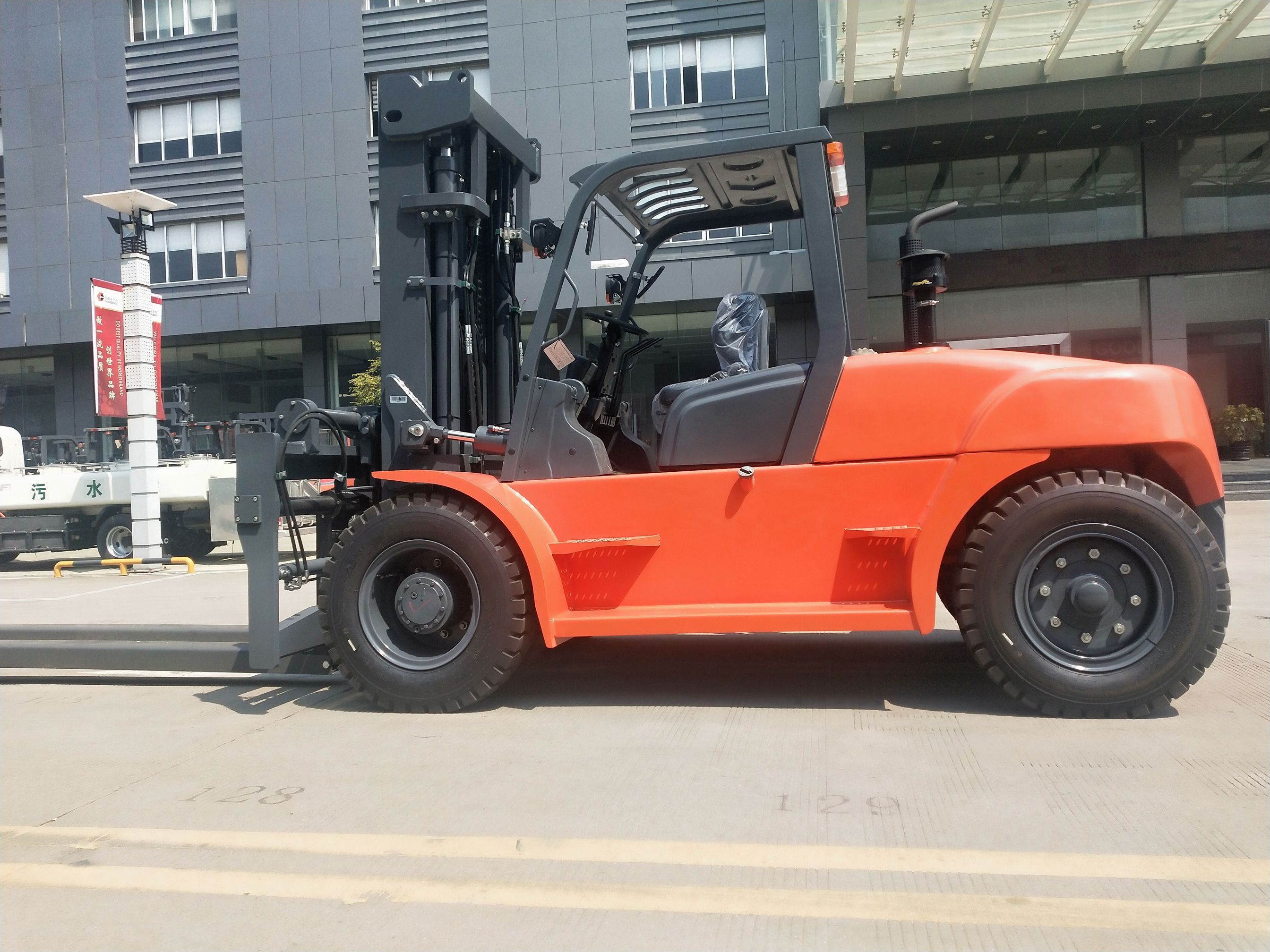 Shanghai Vift FD150 15 ton diesel forklift price