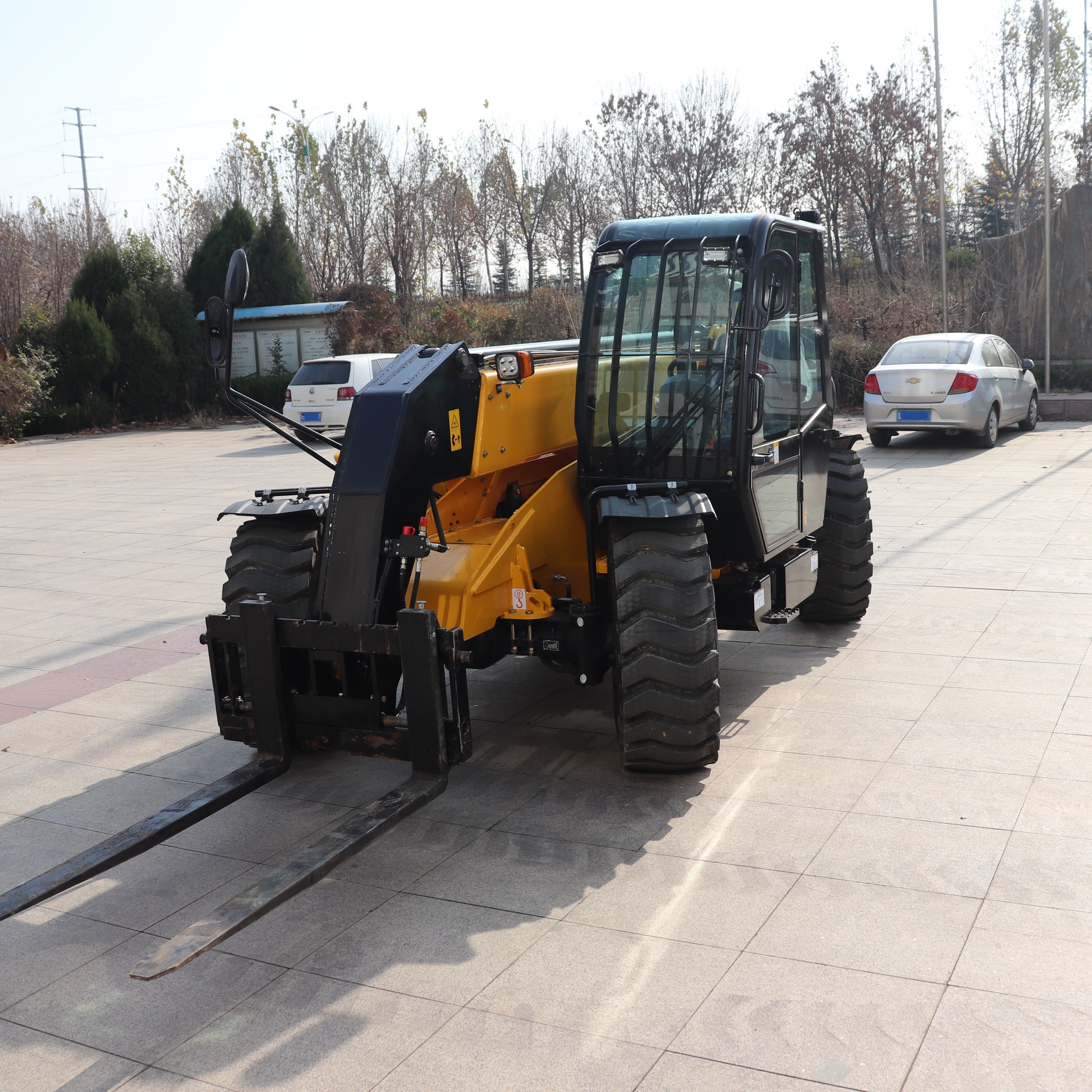 Hot Sale Telehandler 3ton 6.8meter Telescopic Handler 17m Side Loader Forklift Truck Price