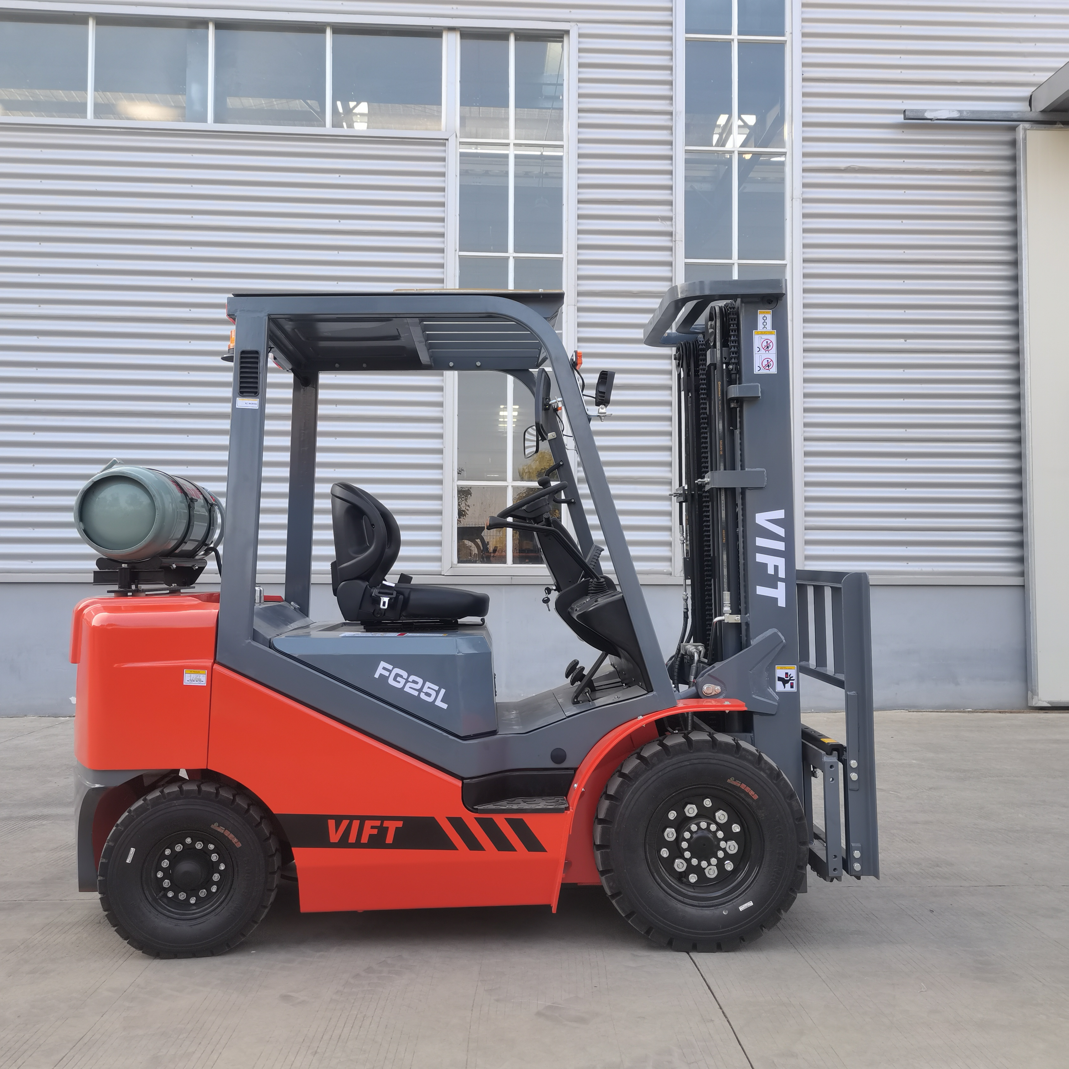 China VIFT brand 2t 2.5t 3t 3.5t mini forklift gasoline/LPG forklift with spare parts