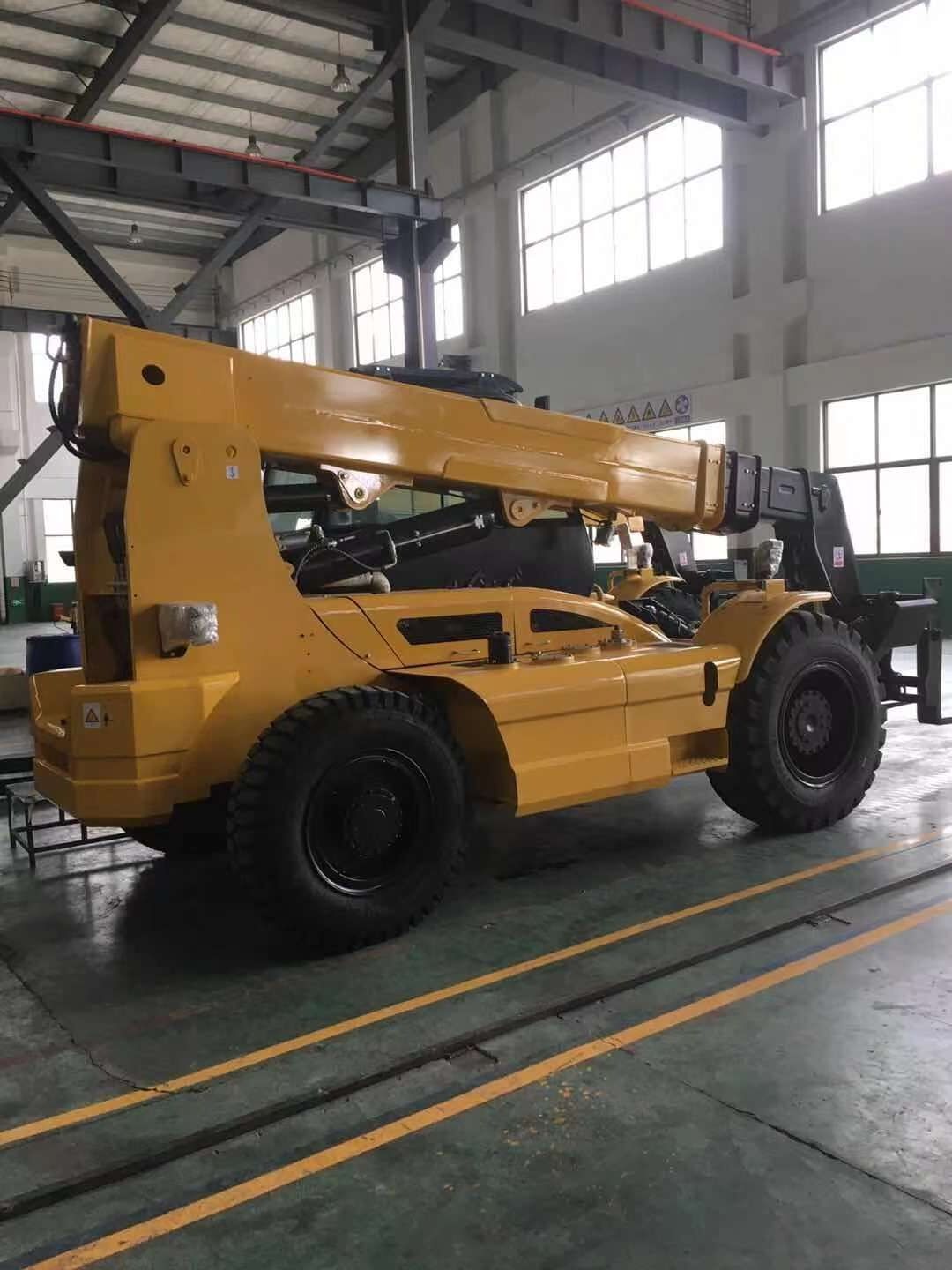 Hot Sale Telehandler 3ton 6.8meter Telescopic Handler 17m Side Loader Forklift Truck Price