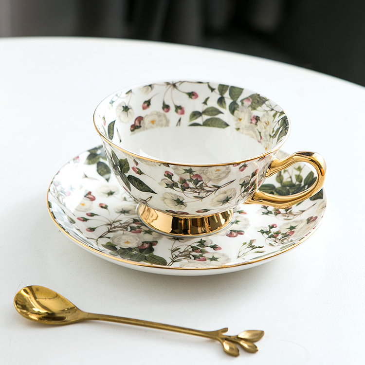 Wholesale fancy retro luxury elegant golden green floral porcelain coffee tea cup and saucer set luxury tea cup set with saucer