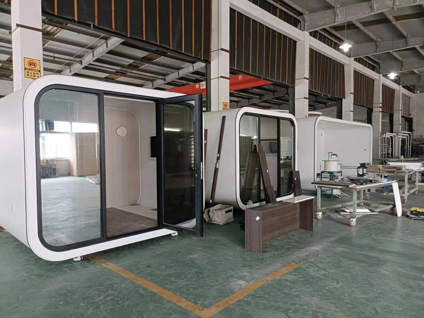 Tiny Living Room Prefabricated work pod office 20-40 ft fully assemble cabin house smart movable bathroom pod