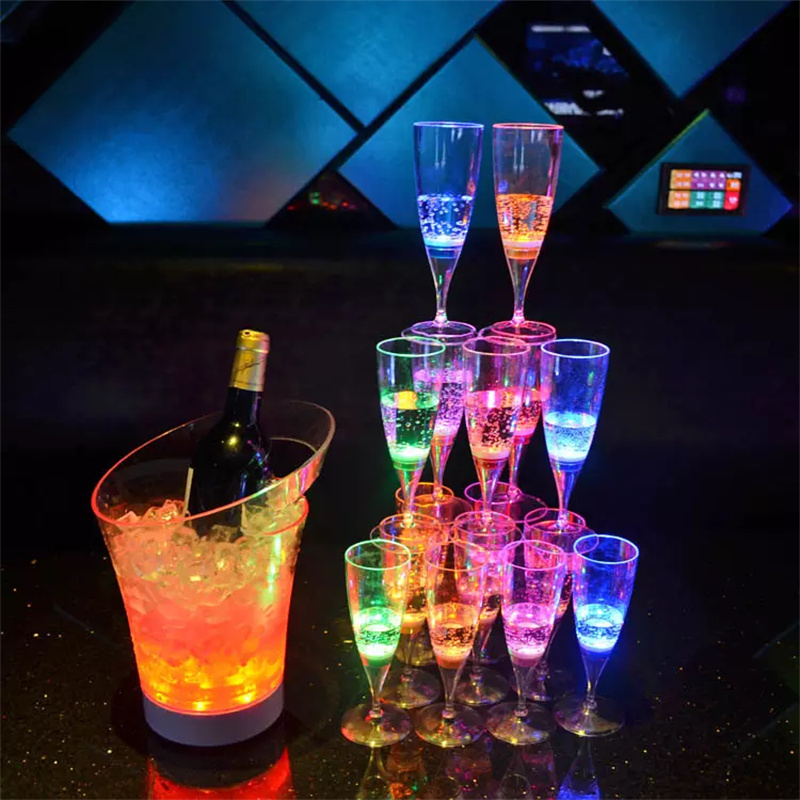 Customized safe material Led growing cup bar party martini drinking glasses acrylic champagne flute mojito wine plastic cups