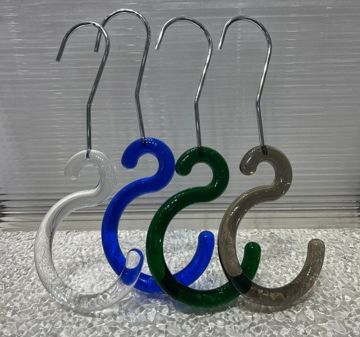 2023 Custom Logo S Shape Acrylic Scarf Hanger Scarves Display Holder Acrylic Muslim Hijab Hanger with Gold Metal Hook