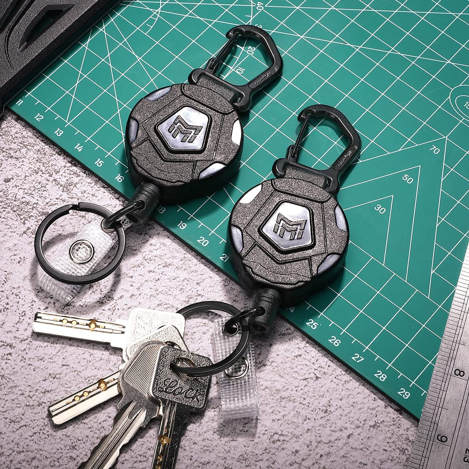 Lilangda Retractable Key chains Heavy Duty Alloy Carabiner Badge Holder Tactical ID Steel Cord Heavy Duty Retractable Keychain