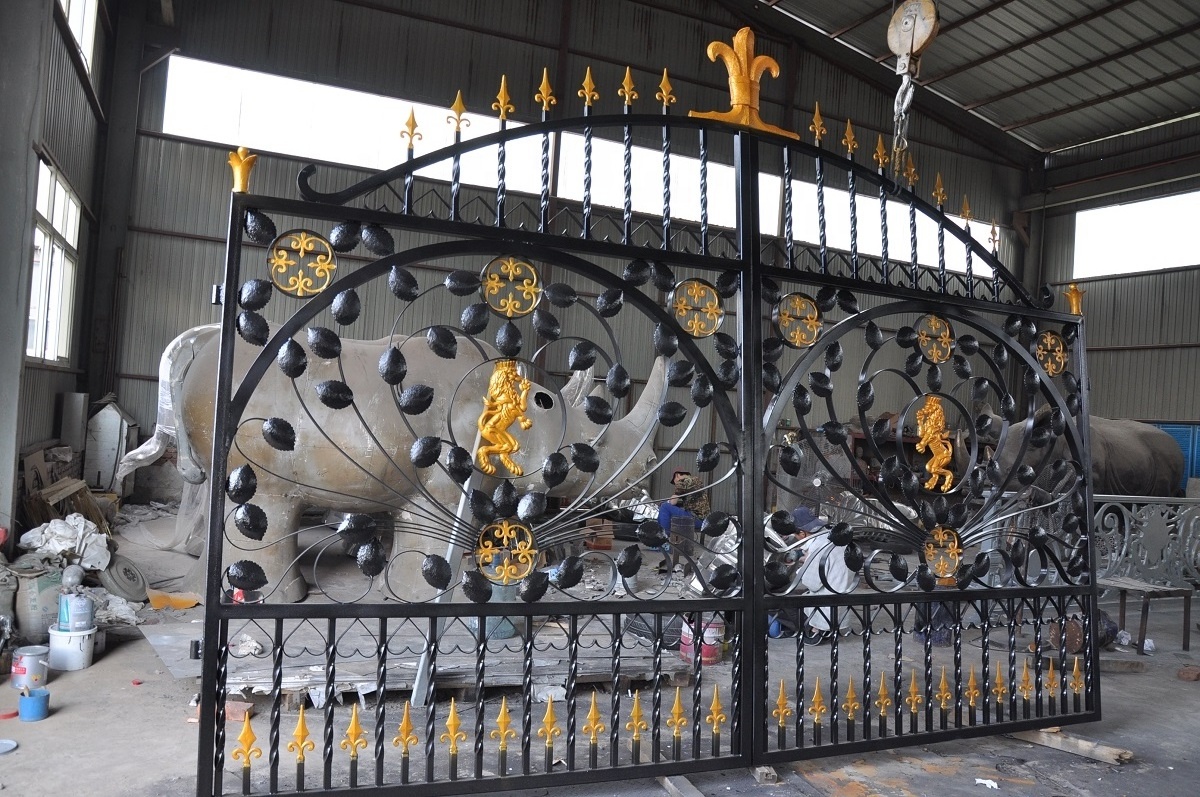 Customized wrought iron driveway gate high end villa used wrought iron door gates iron pipe gate design