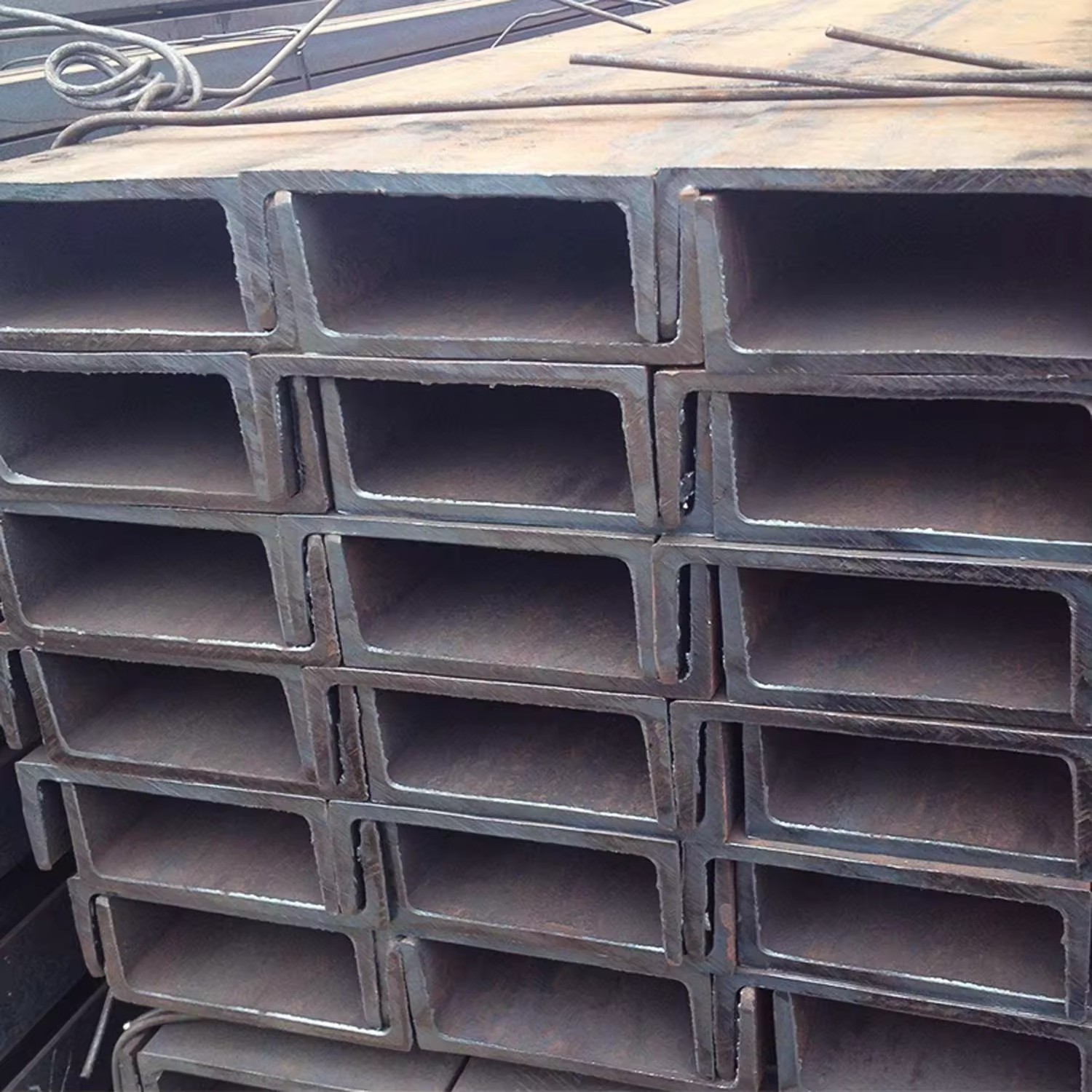 304 stainless steel channel hot rolled c type slotted steel channel