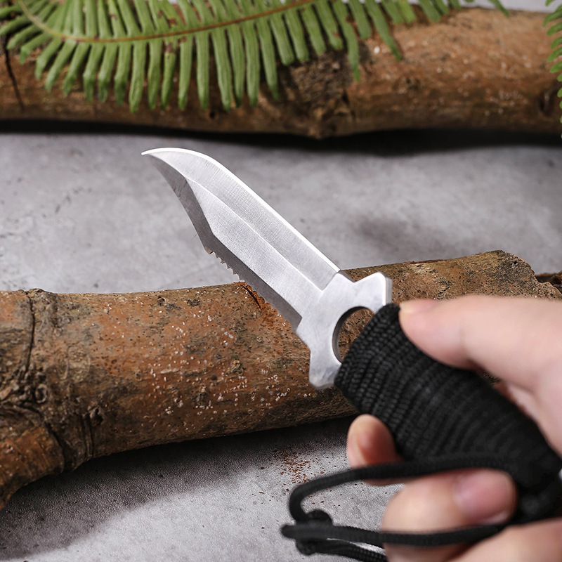 Outdoor diving multi-functional high hardness outdoor straight knife