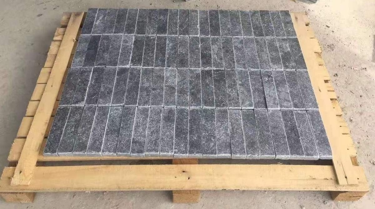 Chinese Wholesale Driveway Honed Tumble Bluestone Brick Natural Limestone Tumbled Tiles