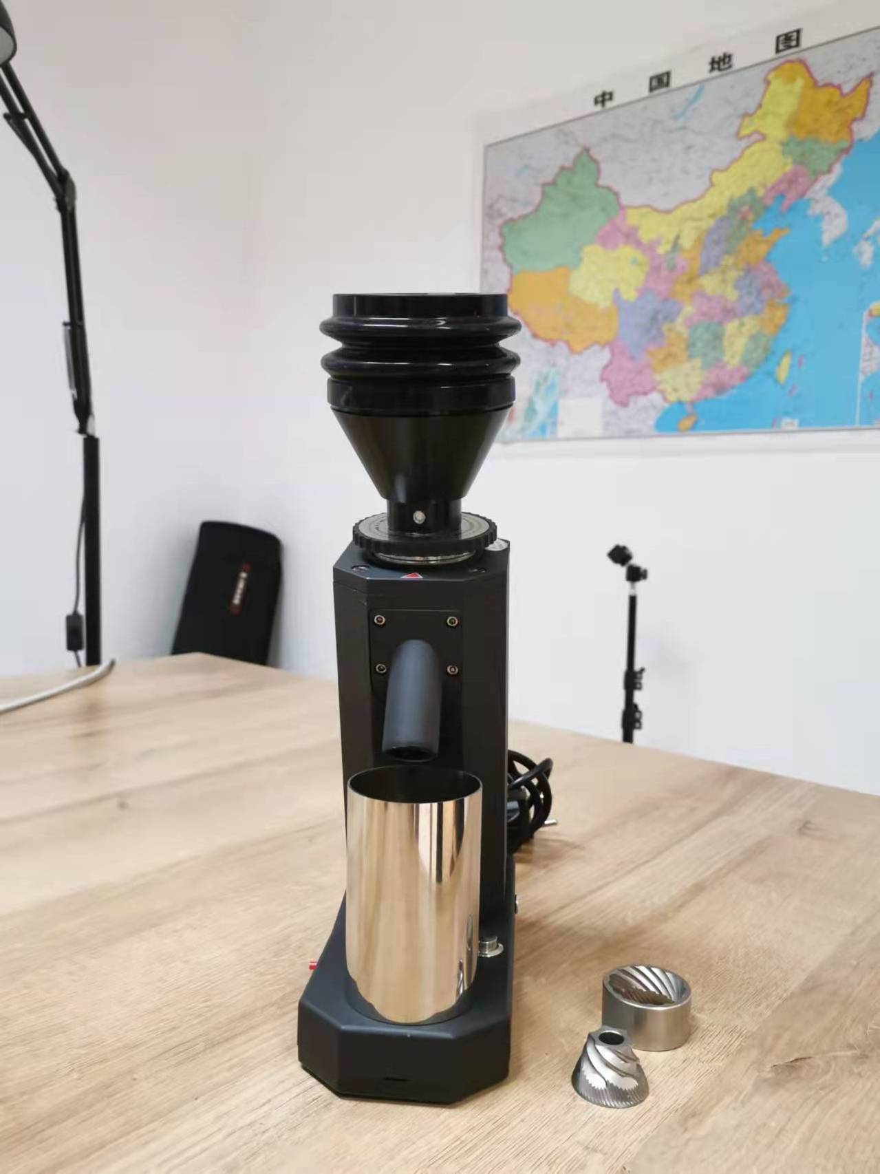 2022 New Arrival conical Burr Electric coffee grinder Single Dose Espresso Coffee Grinder aluminium coffee grinders