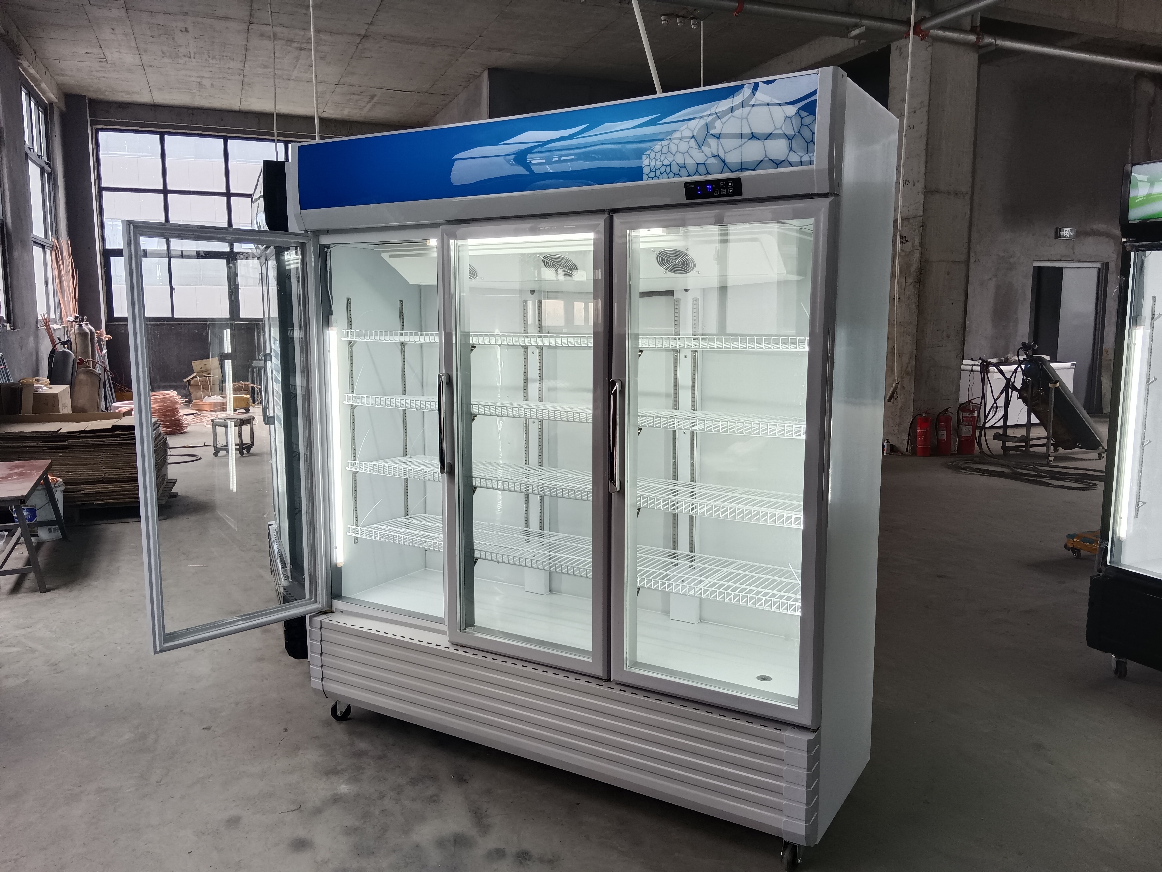 Factory Glass Door Display Freezer Upright Beverage Cooler Soft Drink Fridge with Good Quality