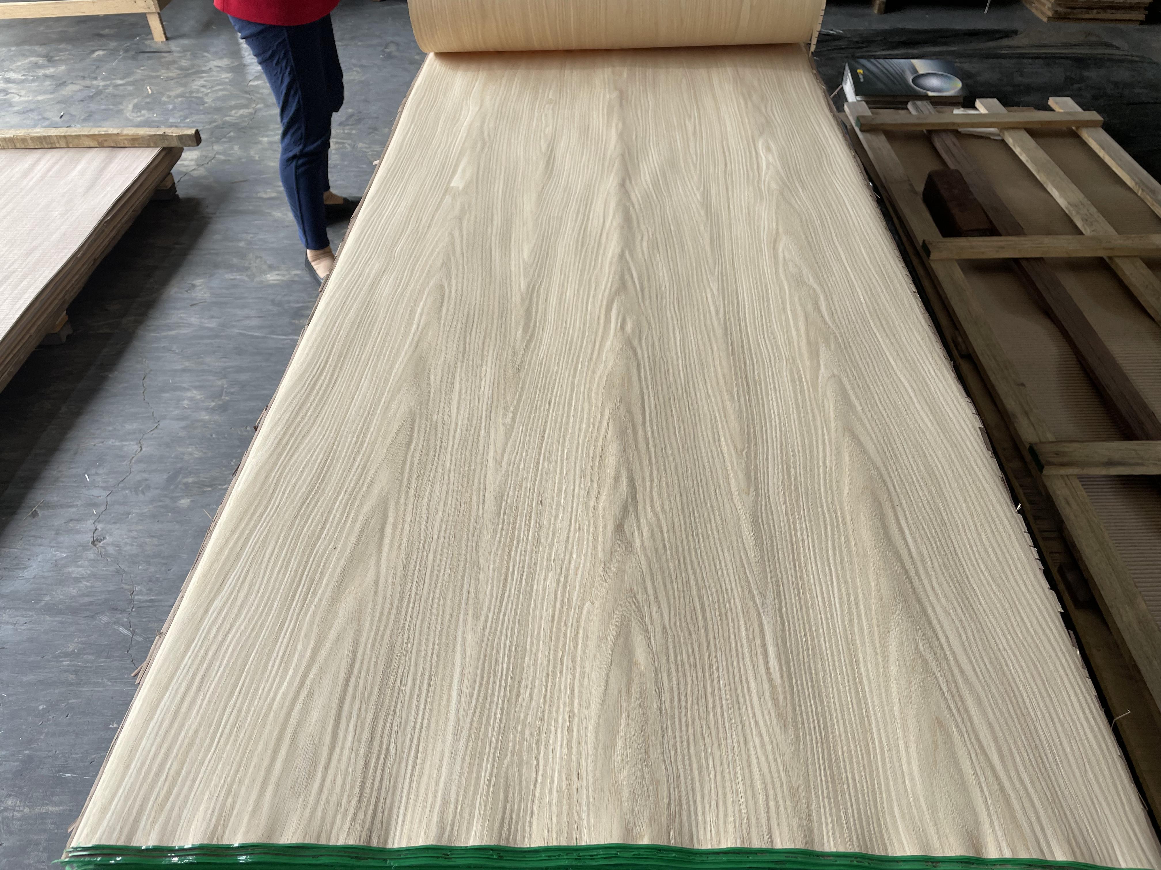 Engineered wooden veneer white oak veneer rotary cut wood face veneer from furniture