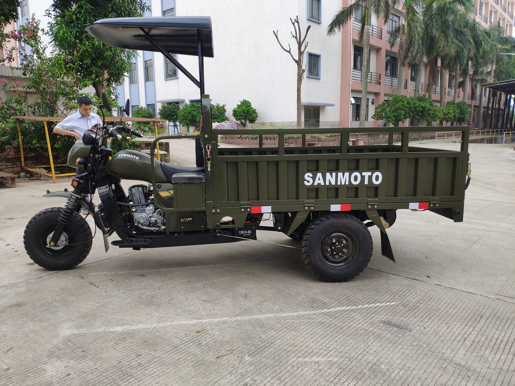 cheap triciclo de carga price sale load truck tuktuk gasoline cargo tricycle motor petrol for adults motorized