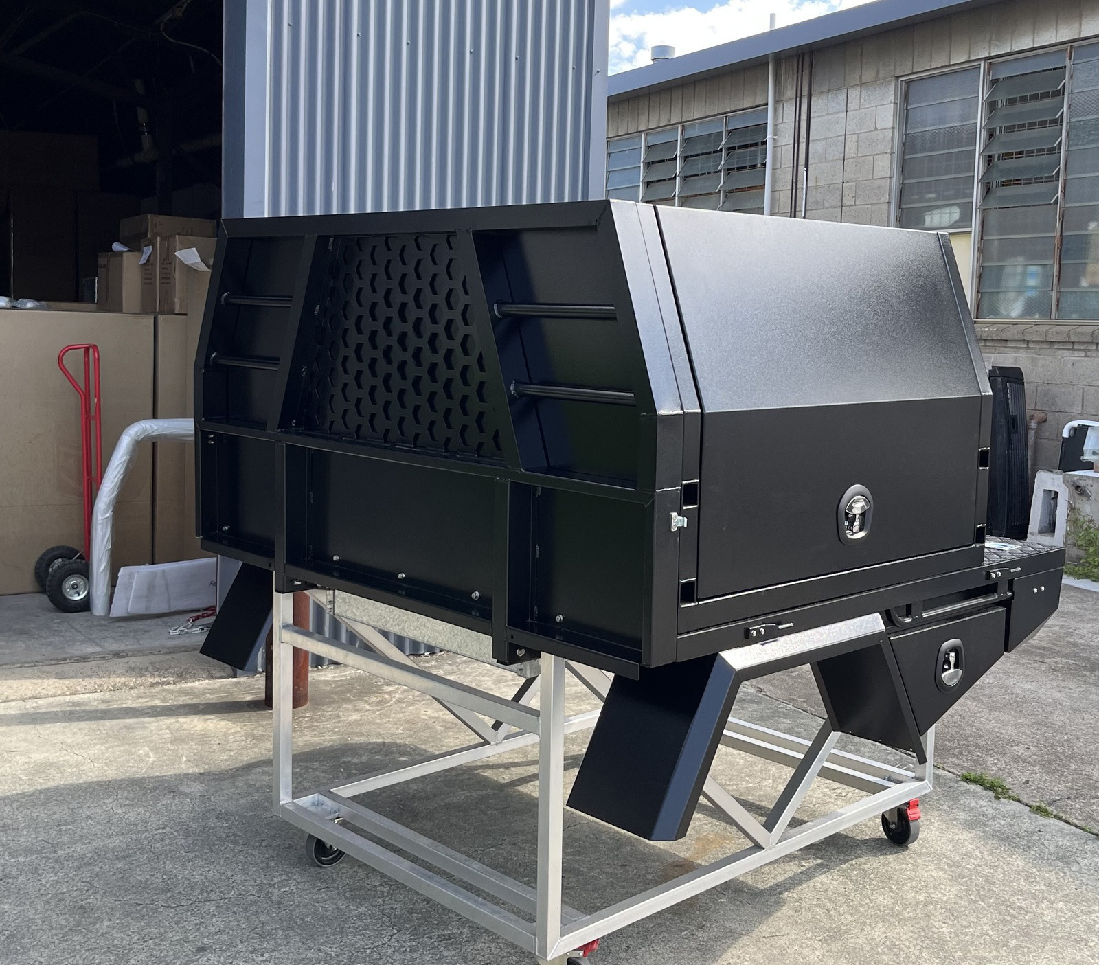 lamax Wholesale Custom Powder Coated Dual Cab Ute Tray Aluminum Canopy Cheap Pickup Aluminium Ute Canopy