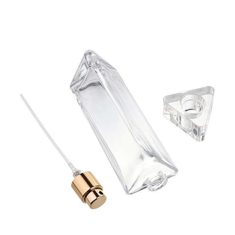 In Stock Fancy 30ml Triangle Spray Glass Perfume Bottle with Acrylic Cap For Cosmetics Packaging