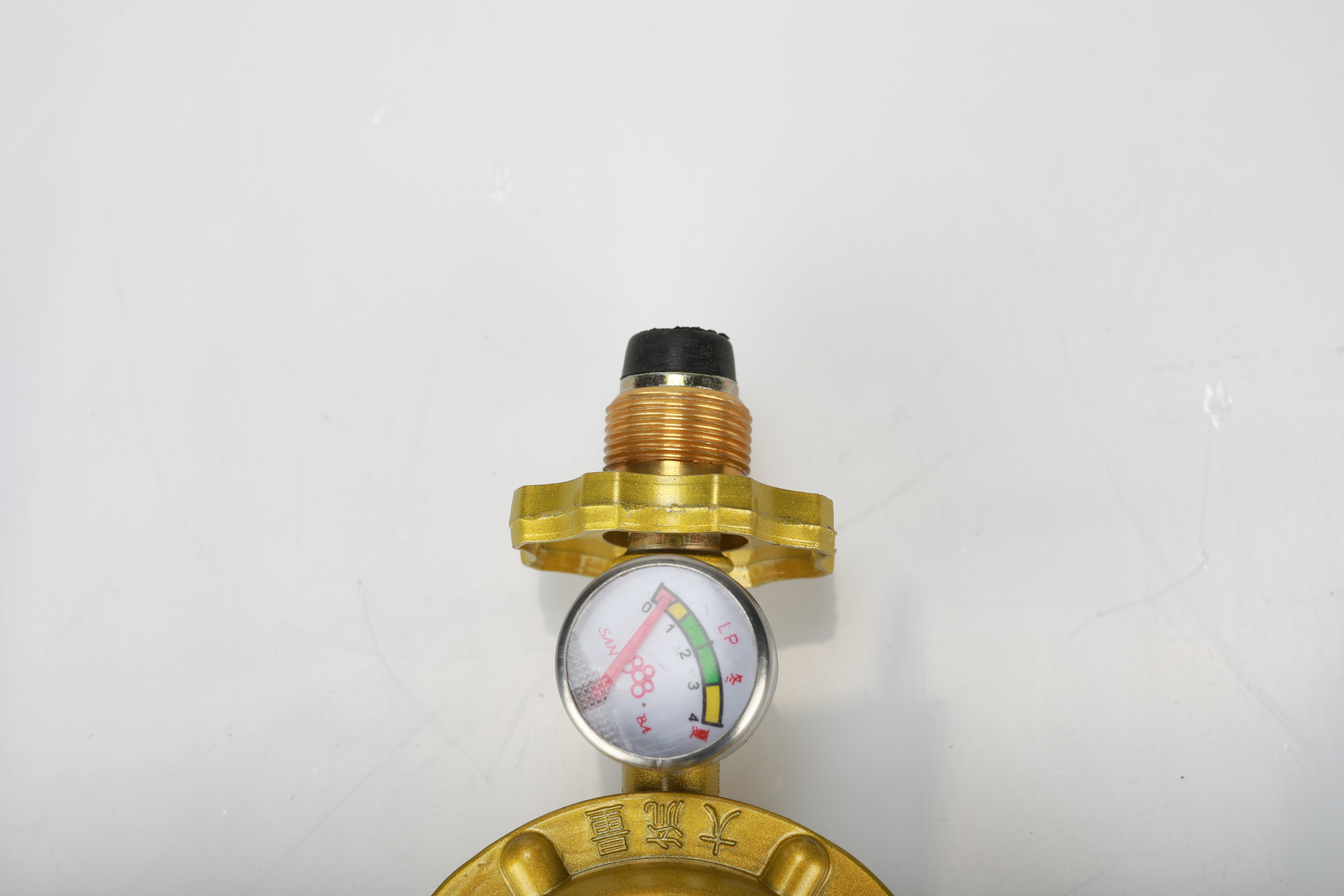 Lyroe Cheap Price Household Safety Cooking Adjustable LPG Propane Gas Regulator/Valve