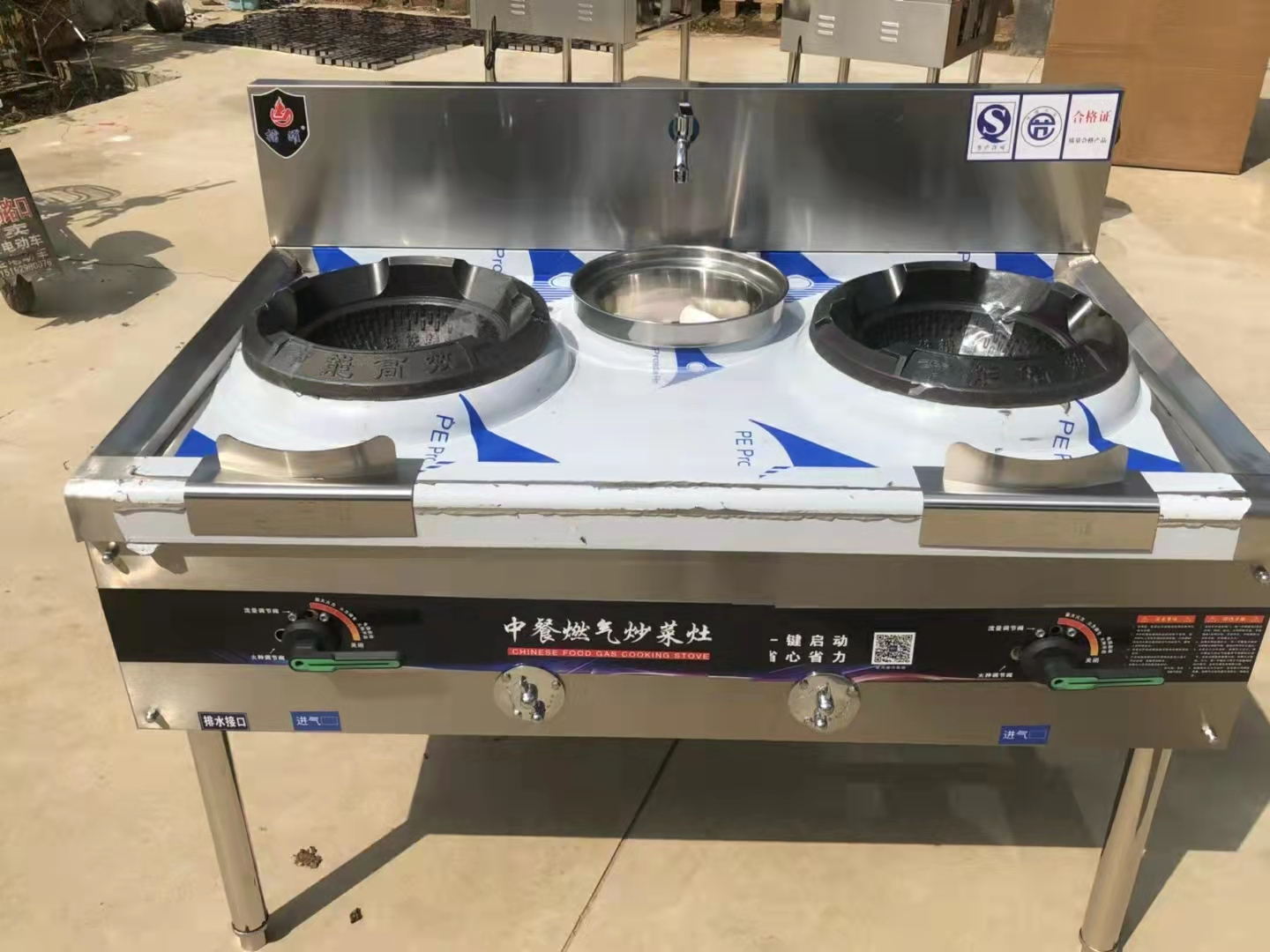 Lyroe Industrial Price Commercial 2 Wok 2 Burner Chinese Restaurant Cooking Equipment Gas Stove With Rotating Faucet