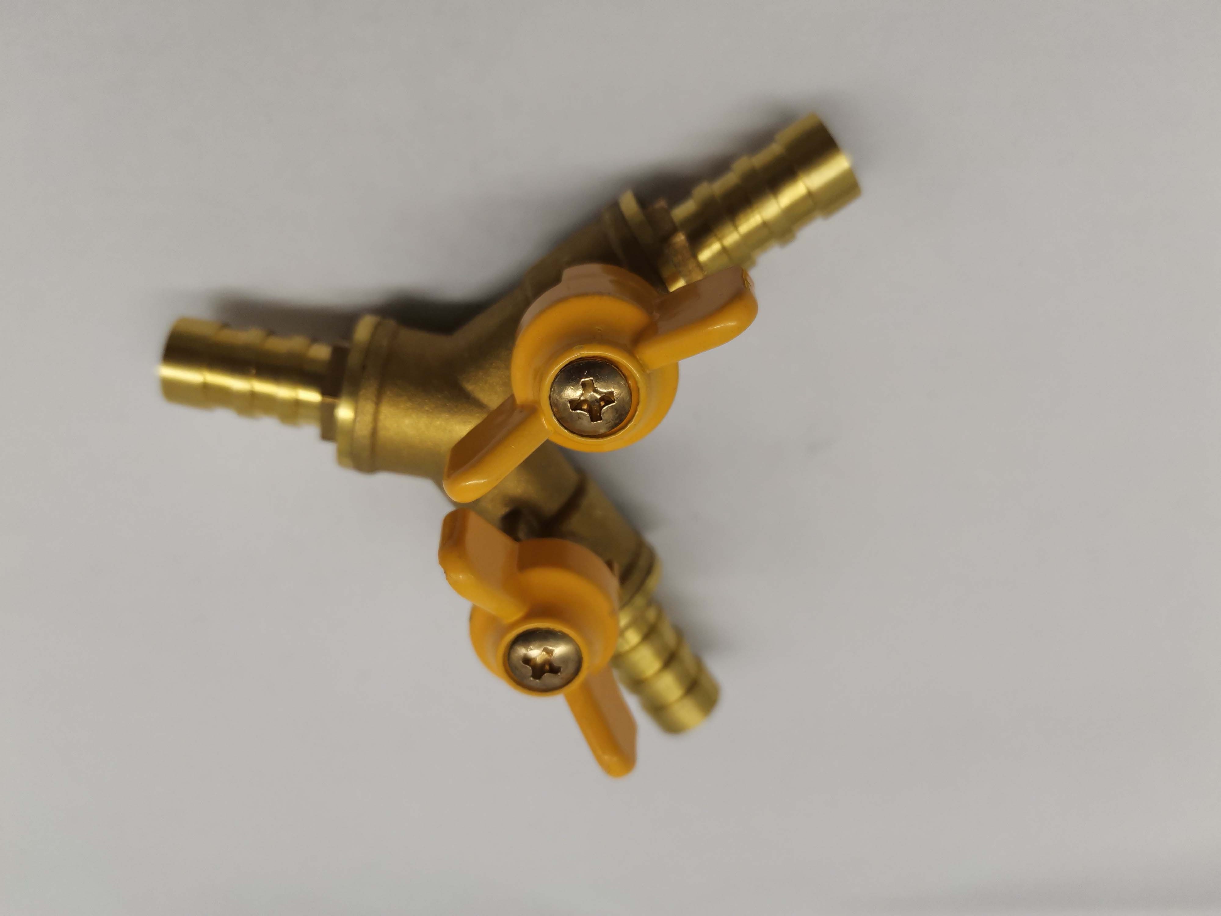 Leakproof Butterfly Handle Y-Shaped 3-Way Three Clamp Tee Triple Pagoda Thread Brass Gas Ball Valve