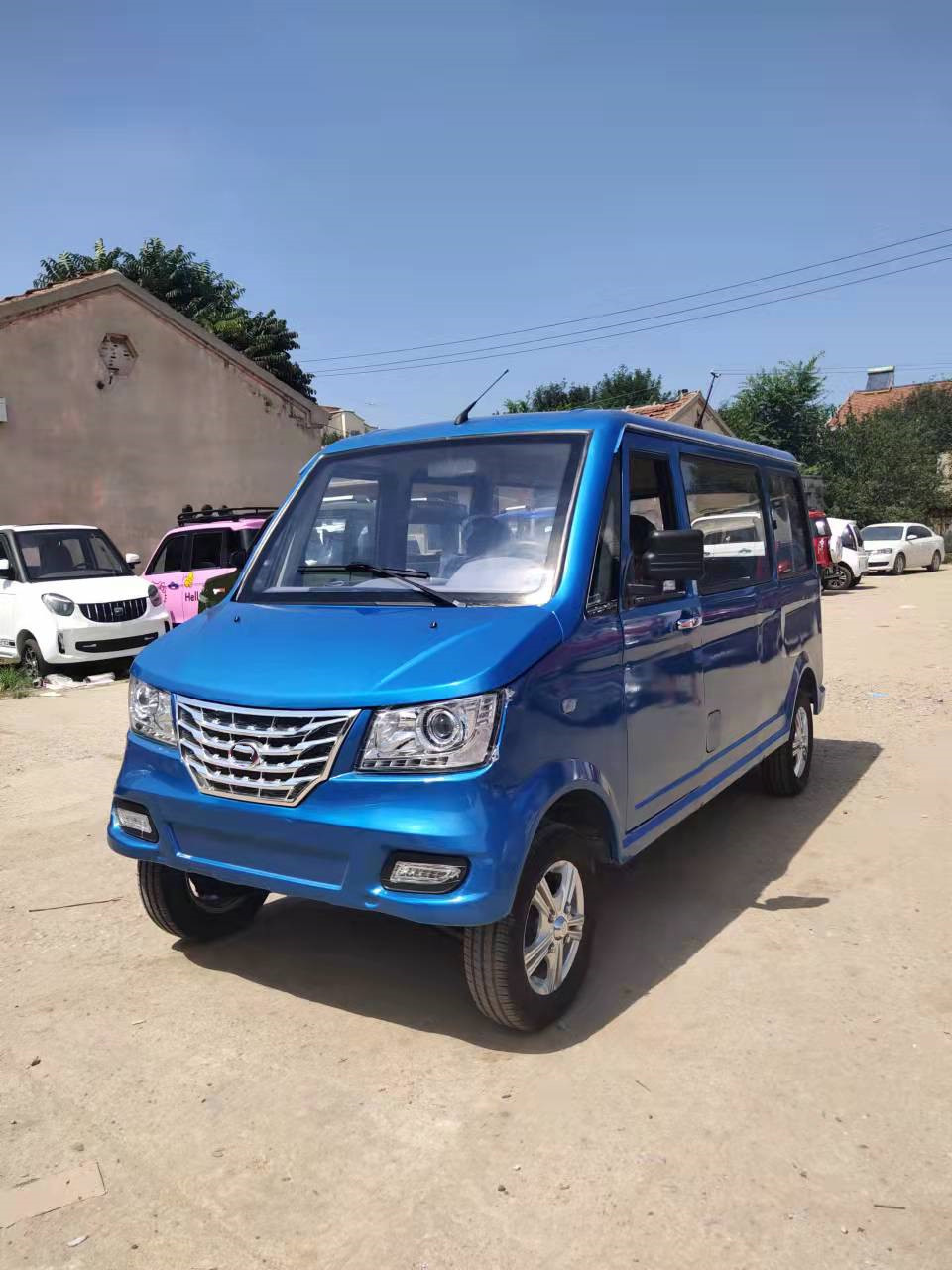 2022 New Energy Electric Four Wheel Adults Chinese Bus Mini Van bus/Electric Mini van car