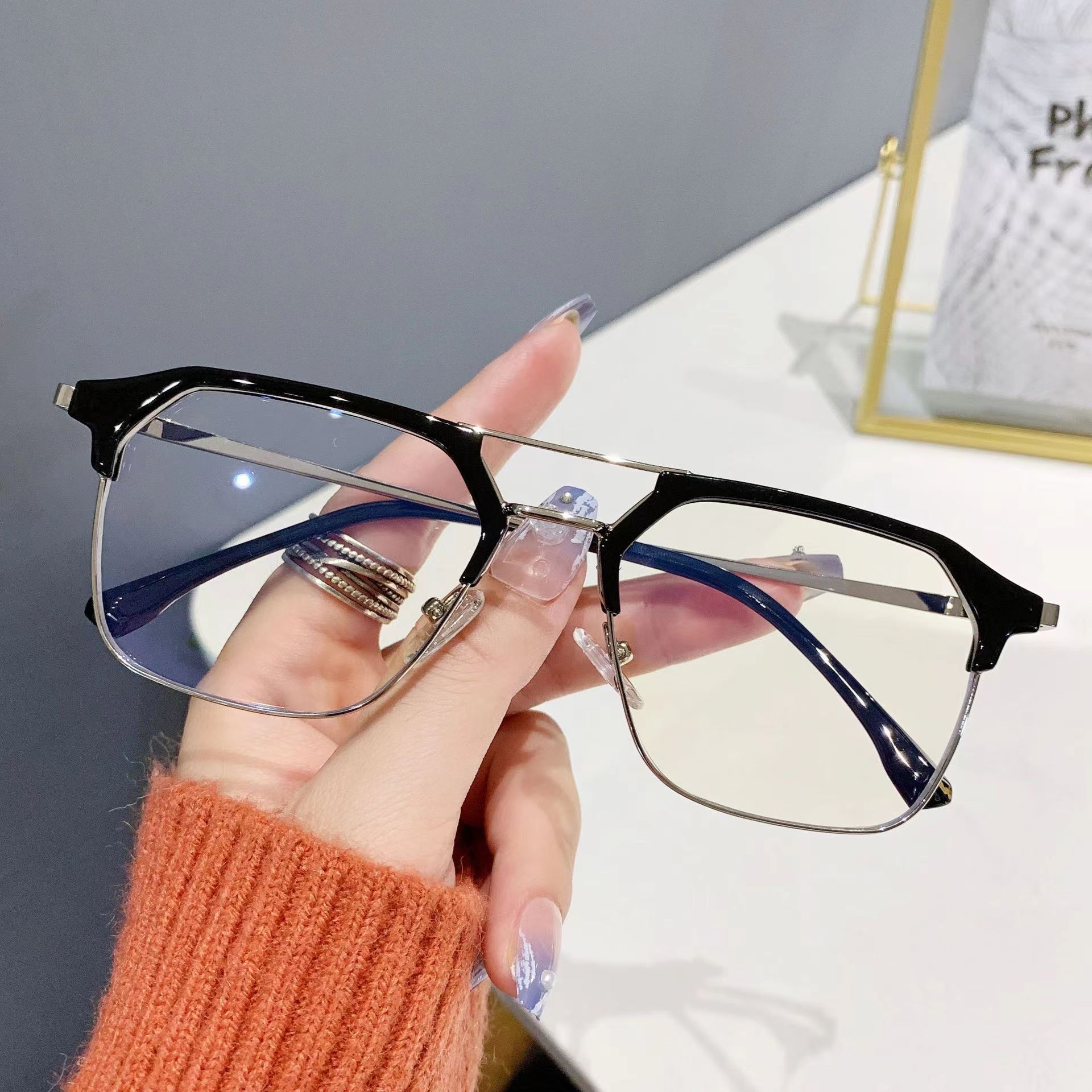 Photochromic Anti Blue Light Glasses Silver Black Irregular Metal Optical Photo gray luxury women eyeglasses frames