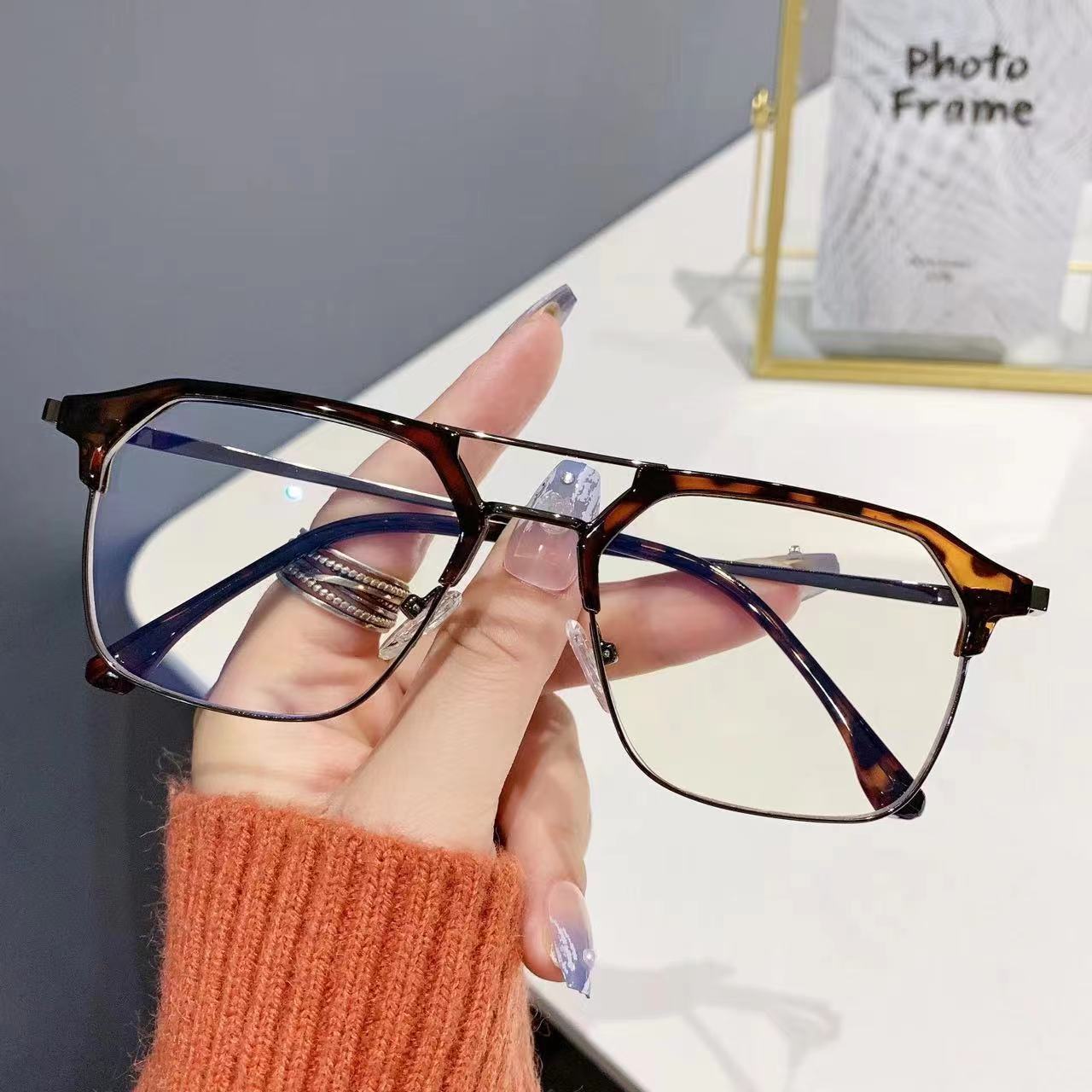 Photochromic Anti Blue Light Glasses Silver Black Irregular Metal Optical Photo gray luxury women eyeglasses frames