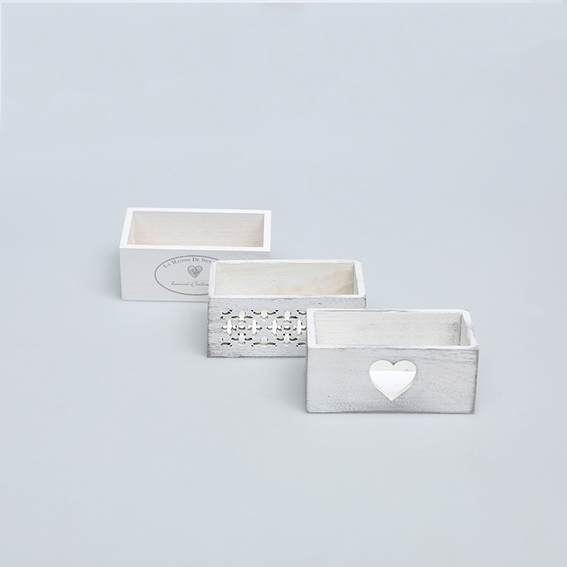 Customized Sprayed White Lacquered Packaging Wooden Gift Box  Out And Carved Heart Shape