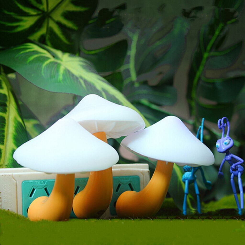 2023 New Bedroom Mini Custe Colorful Night Light Plug in Led Mushroom Shaped Lamp