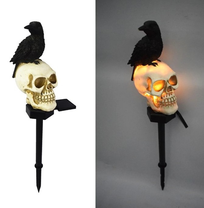 hot sale unique design patio scary solar powered outdoor halloween crow skull pathway light