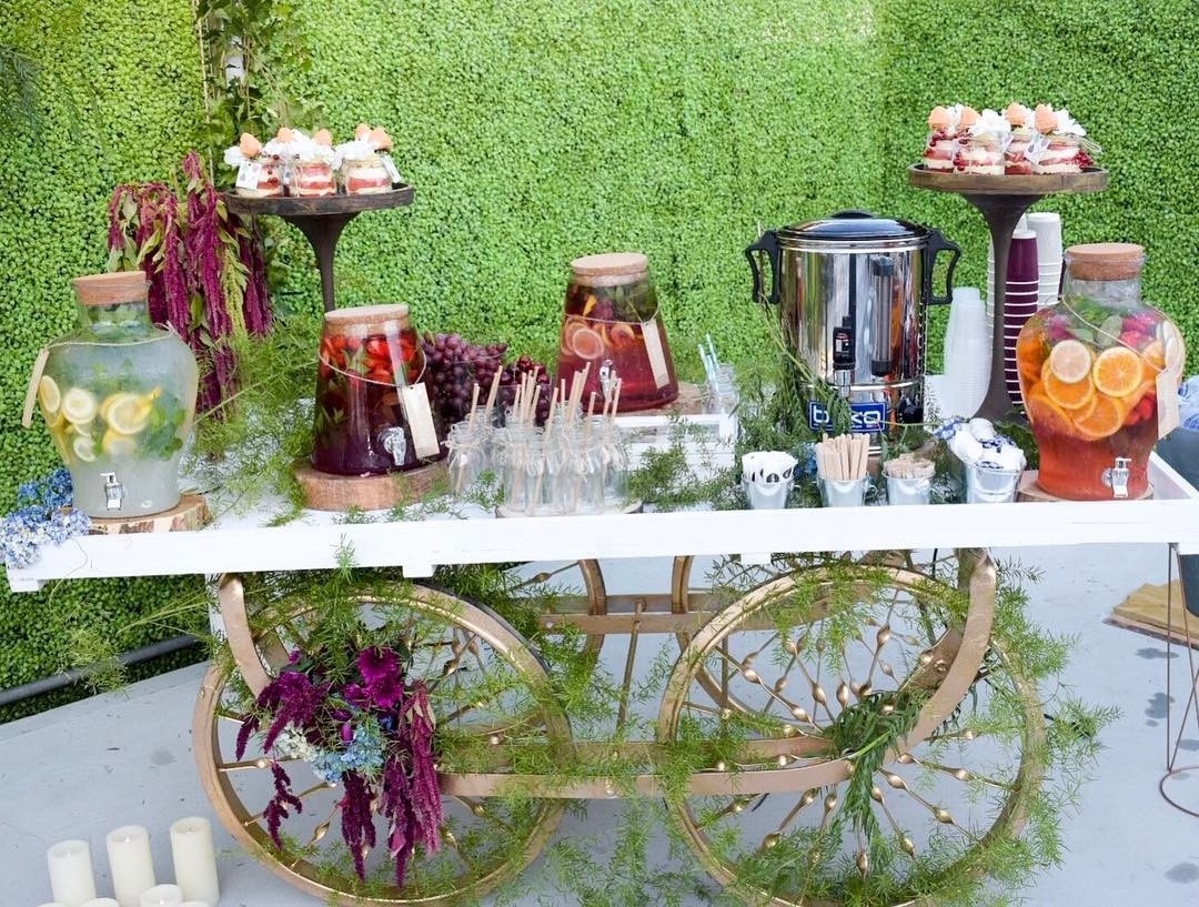 Custom Candy Cart Display Dessert Flower Cart For Wedding Cake Candy flower decoration White Candy Desert Cart with Wheels