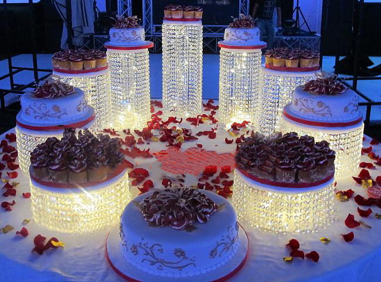 Wedding Light Luxury Cake Stands Set Romantic Acrylic Swing Cake Stand Crystal Chandelier Style Cake Stand for Party Decoration